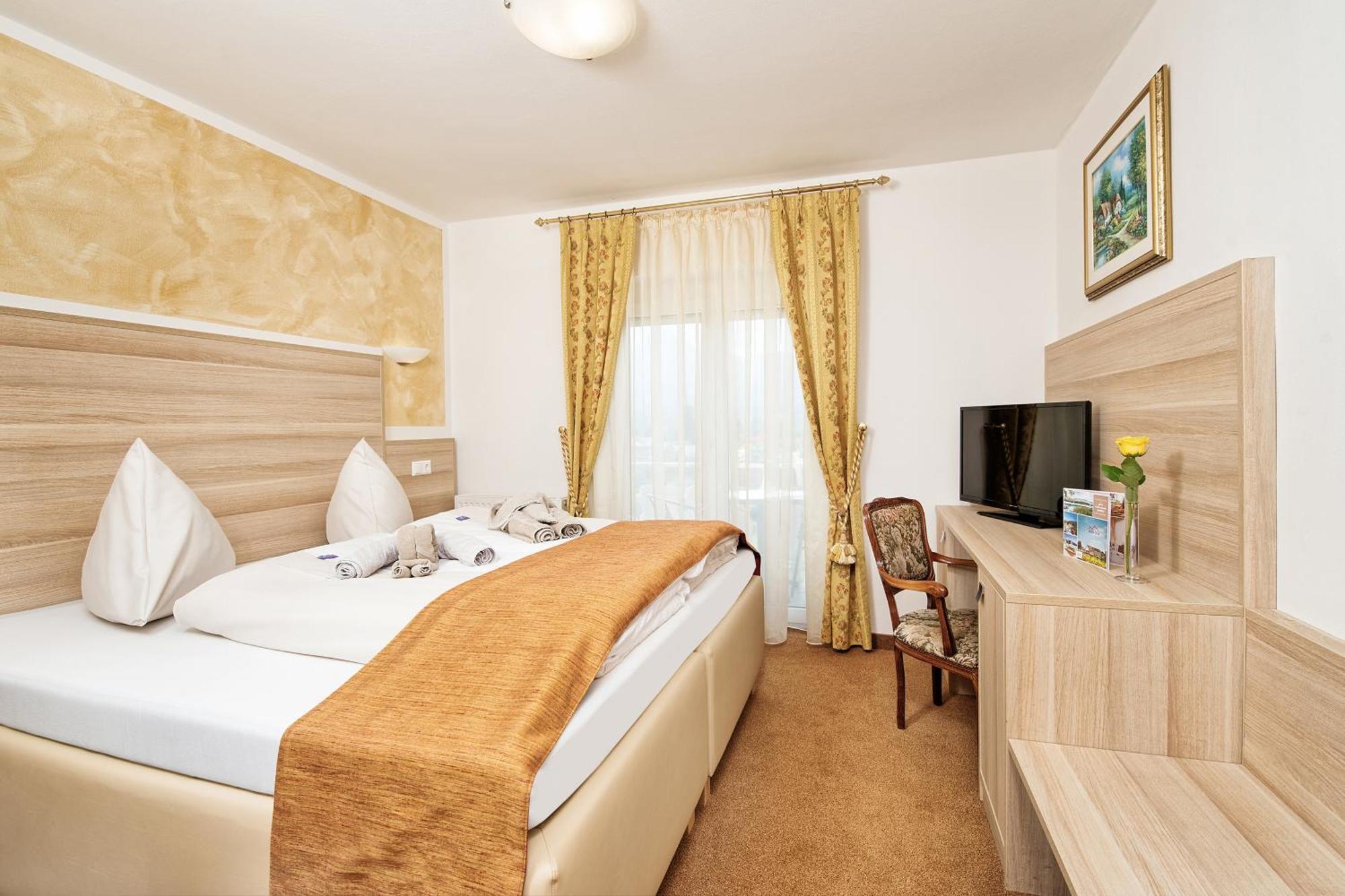 Hotel-Pension Melcher Drobollach am Faakersee Eksteriør billede